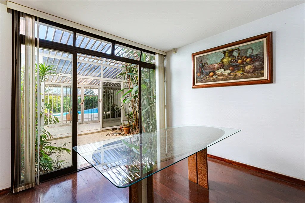 Casa à venda com 6 quartos, sendo 4 suítes, em Butantã, São Paulo, SP