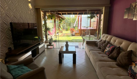 Casa à venda com 3 quartos, sendo 1 suíte, no condomínio Residencial Grape Village, Vinhedo - SP
