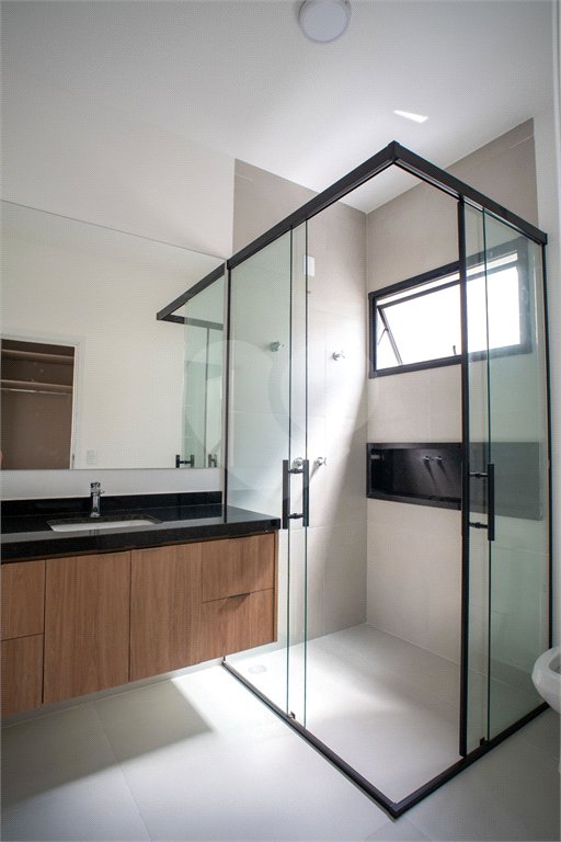 Casa à venda com 3 suítes em Vila Santista, Atibaia, SP