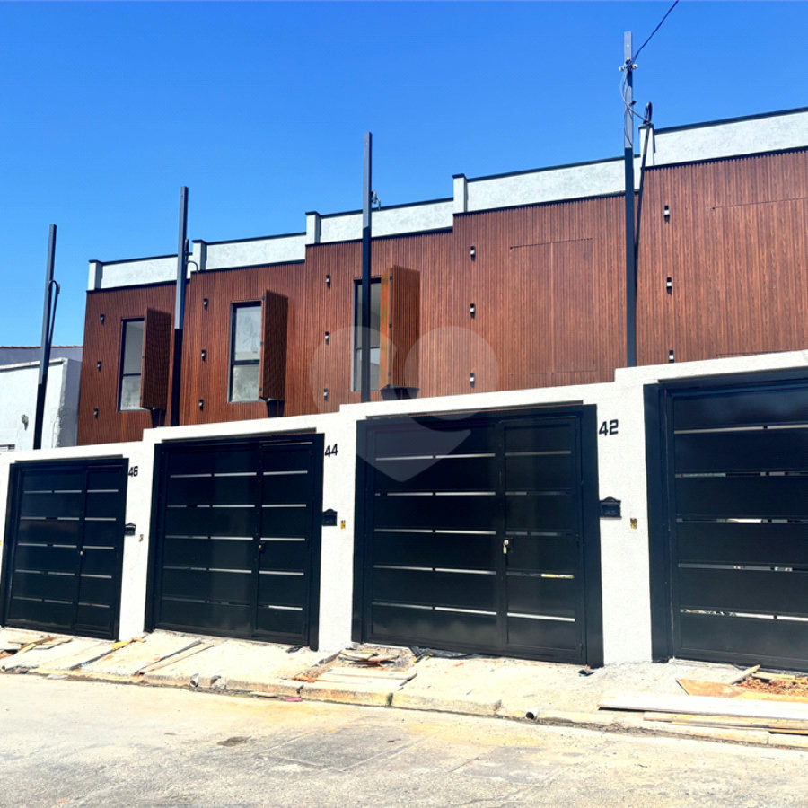 Sobrado à venda com 3 suítes em Vila Ré, São Paulo, SP