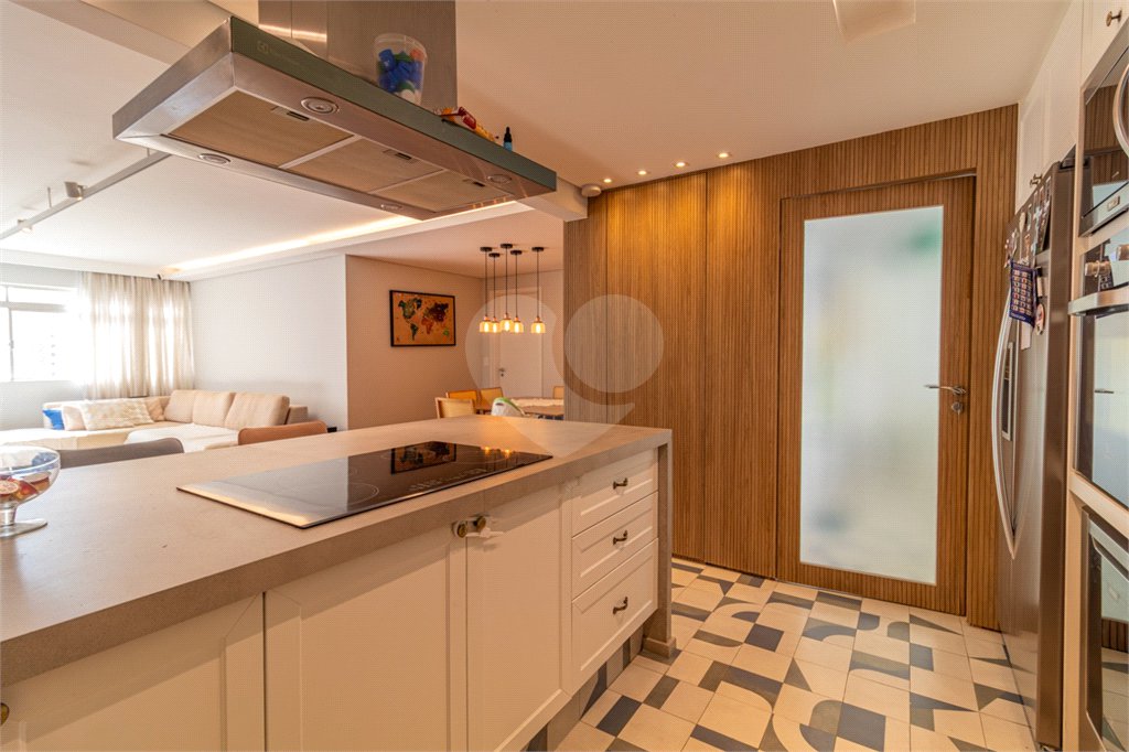 Apartamento à venda com 3 quartos, sendo 1 suíte, em Moema, São Paulo, SP