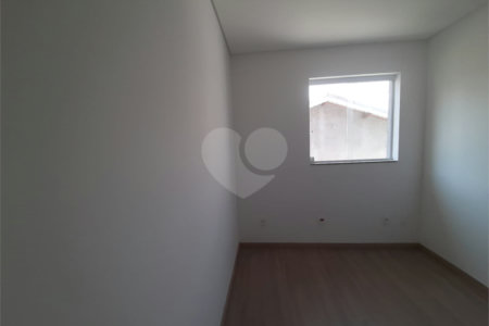 Sobrado à venda com 4 quartos, sendo 3 suítes, em Vila Paulicéia, São Paulo, SP