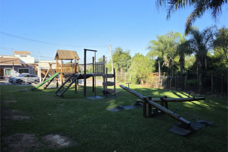 Casa à venda com 3 quartos, sendo 1 suíte, no condomínio Horto Florestal II, Sorocaba - SP
