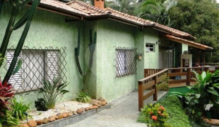 Casa Térrea à venda com 3 quartos, sendo 1 suíte,  em Jardim Floresta, São Paulo, SP