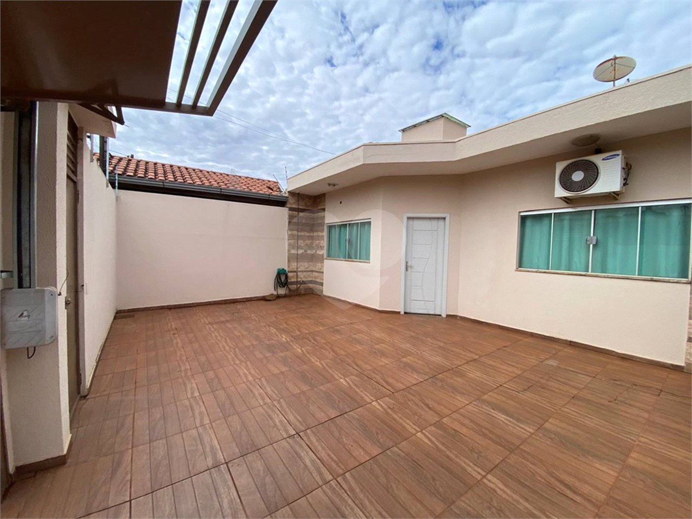 Casa à venda com 3 quartos, sendo 1 suíte,  em Jardim Jamaica, Ponta Porã, MS