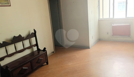 Apartamento à venda com 3 quartos, sendo 1 suíte,  em Laranjeiras, Rio de Janeiro, RJ