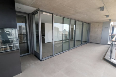 Apartamento à venda com 3 quartos, sendo 2 suítes, em Jardim das Acácias, São Paulo, SP