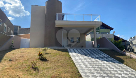 Casa à venda com 3 quartos, sendo 1 suíte, no condomínio Terras de Santa Adelia, Vargem Grande Paulista - SP