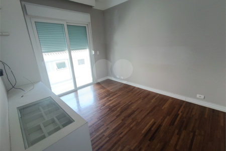 Casa à venda com 4 quartos, sendo 2 suítes, no condomínio Terras de Santa Adélia, Vargem Grande Paulista - SP