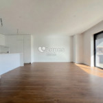 Apartamento T3 à venda em Águas Santas, Maia, Portugal – Varanda e garagem