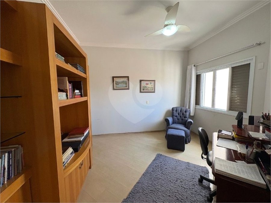 Casa à venda com 5 quartos, sendo 3 suítes, no condomínio Granja Olga III, Sorocaba - SP
