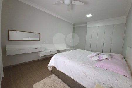 Casa à venda com 3 suítes no condomínio Village Ipanema I, Araçoiaba da Serra - SP