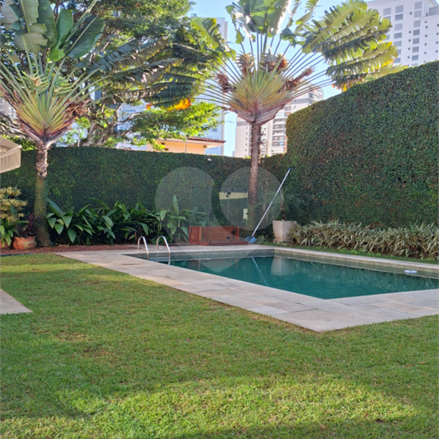 Casa à venda com 5 quartos, sendo 4 suítes, em Butantã, São Paulo, SP