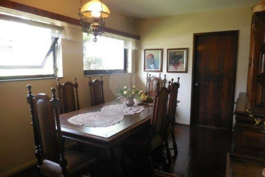 Casa à venda com 6 quartos, sendo 1 suíte, em Tremembé, São Paulo, SP