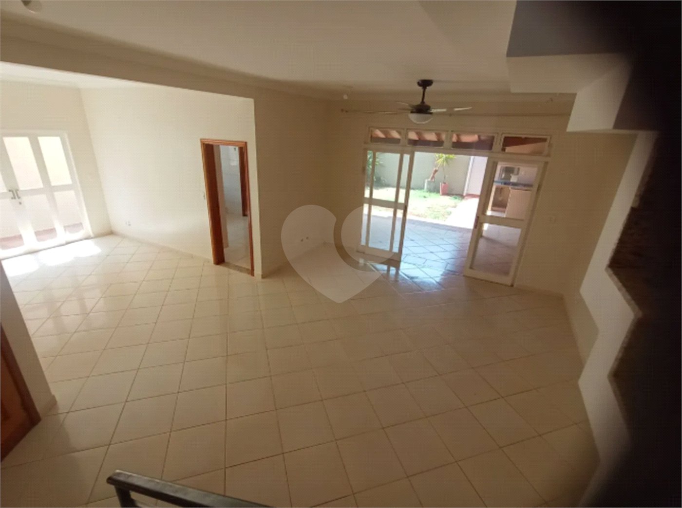 Casa à venda com 4 quartos, sendo 1 suíte, no condomínio Villa Real Ribeirao Preto, Ribeirão Preto - SP