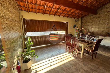 Casa à venda com 3 quartos, sendo 1 suíte, em Jardim Imperador, Salto, SP