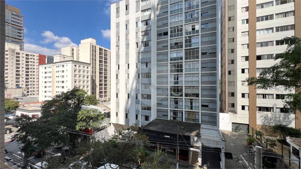 Apartamento à venda com 3 quartos, sendo 1 suíte, em Pinheiros, São Paulo, SP
