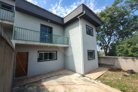 Sobrado à venda com 3 quartos, sendo 1 suíte, em Chácaras Maringá, Atibaia, SP