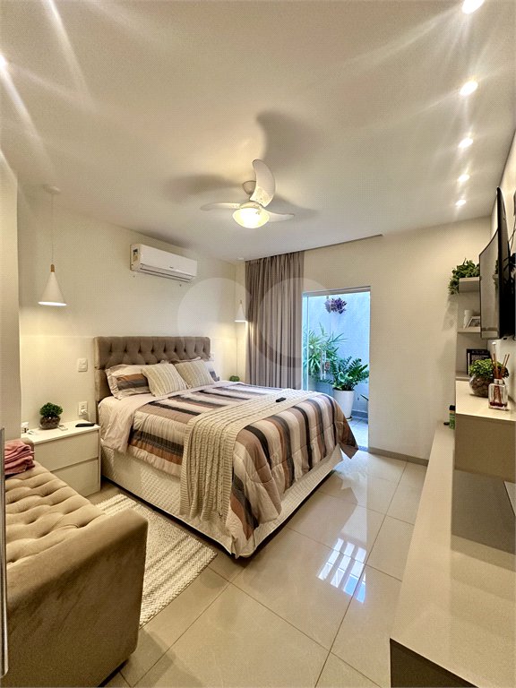 Sobrado à venda com 4 suítes em Jardim Shangri-lá, Cuiabá, MT