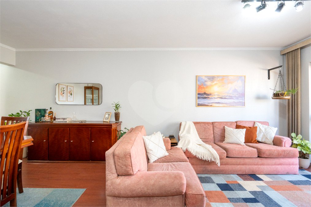 Apartamento à venda com 3 quartos, sendo 1 suíte, em Campo Belo, São Paulo, SP