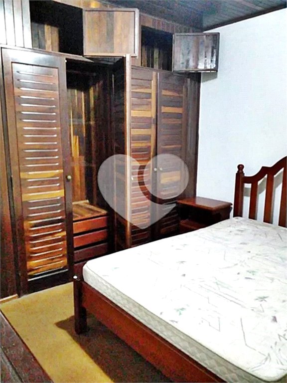 Casa à venda com 4 quartos, sendo 1 suíte,  no condomínio Parque Imperial da Cantareira, Mairiporã - SP