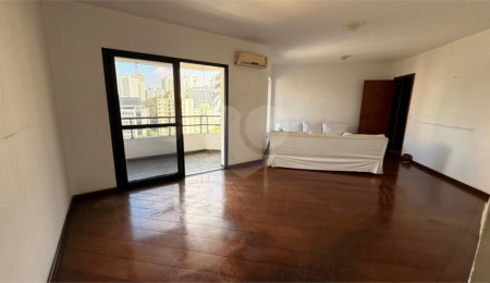 Apartamento à venda com 3 quartos, sendo 1 suíte, em Vila Andrade, São Paulo, SP
