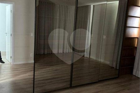 Apartamento à venda com 2 suítes em Jardim Morumbi, São Paulo, SP