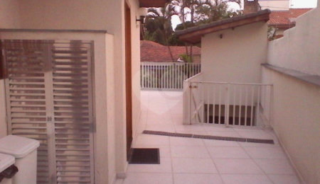 Sobrado à venda com 4 quartos, sendo 2 suítes,  em Vila Albertina, São Paulo, SP