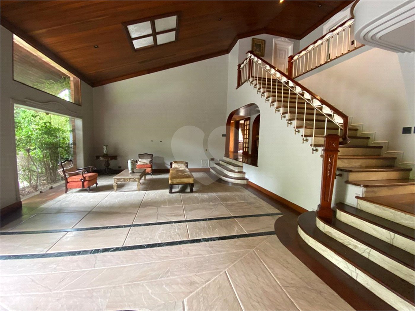 Casa à venda ou para alugar com 5 quartos, sendo 3 suítes,  em Fazenda Morumbi, São Paulo, SP