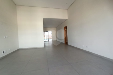Casa à venda com 3 quartos, sendo 1 suíte, no condomínio Buona Vita, Atibaia - SP