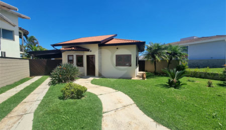 Casa à venda ou para alugar com 3 quartos, sendo 1 suíte,  no condomínio Terras de Vinhedo, Vinhedo - SP