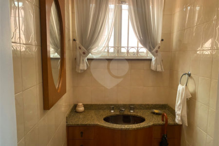Casa à venda com 2 quartos, sendo 1 suíte, em Vila Rosália, Guarulhos, SP