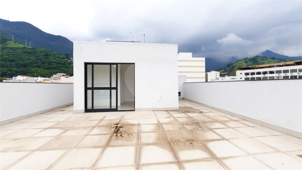 Cobertura à venda com 2 quartos, sendo 1 suíte,  em Tijuca, Rio de Janeiro, RJ