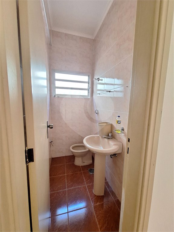 Casa à venda ou para alugar com 4 quartos, sendo 2 suítes,  em Santa Rosa, Vinhedo, SP