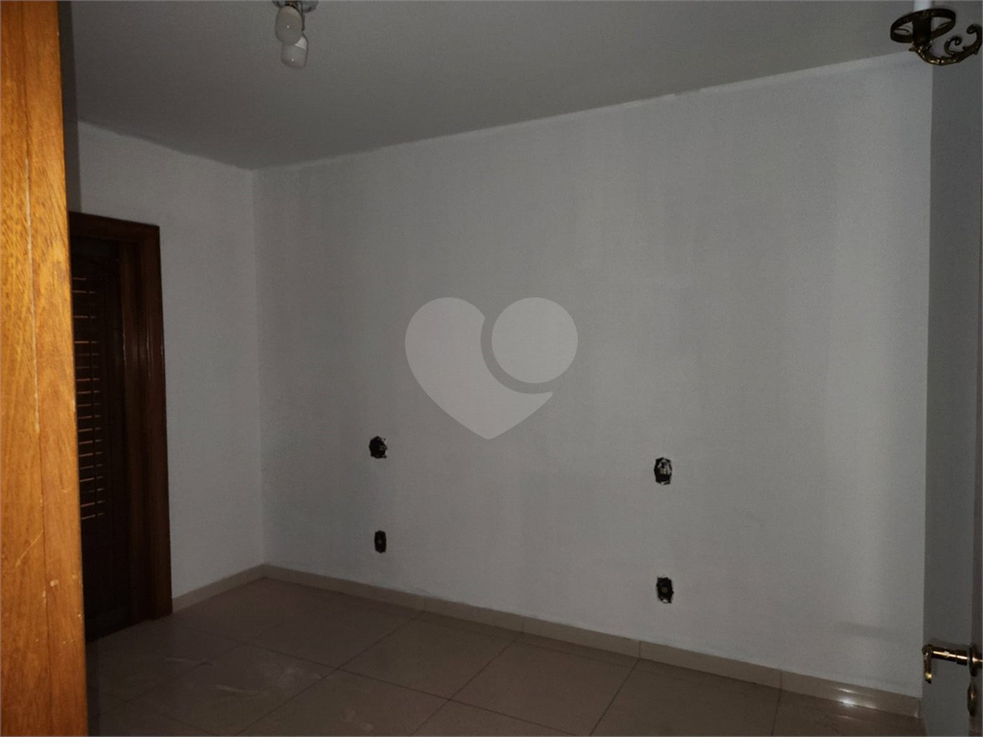 Sobrado à venda ou para alugar com 4 quartos, sendo 2 suítes, no Centro, Araraquara, SP
