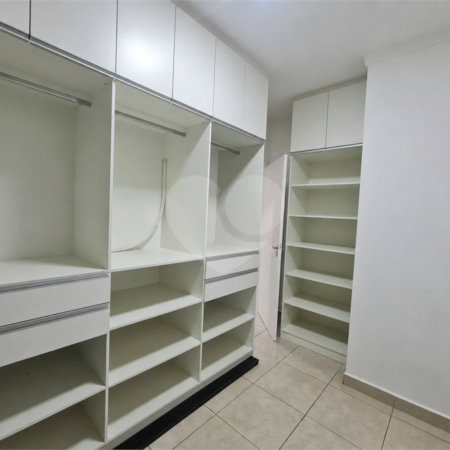 Casa à venda com 3 quartos, sendo 1 suíte, no condomínio Ponta de Leste, São Paulo - SP