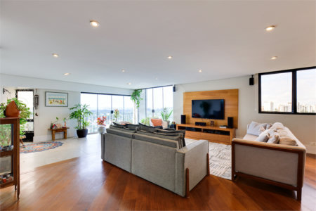 Apartamento à venda com 3 quartos, sendo 2 suítes,  em Alto da Boa Vista, São Paulo, SP