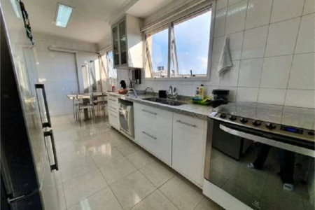 Apartamento à venda com 3 suítes em Vila Progredior, São Paulo, SP