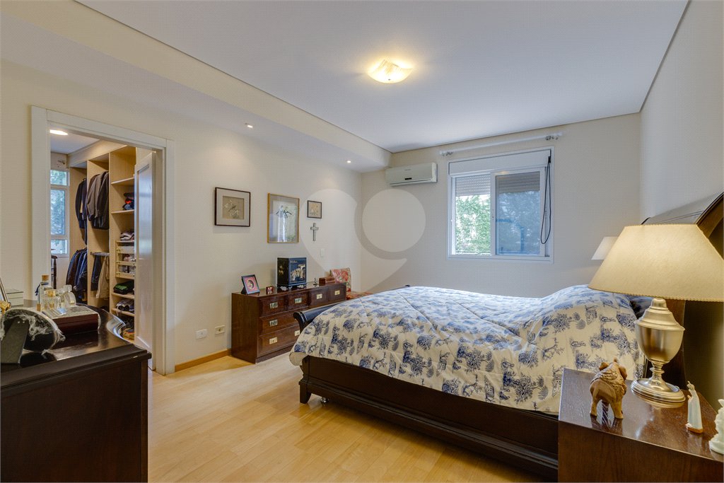 Casa à venda ou para alugar com 4 suítes no condomínio Villa Di San Marino, São Paulo - SP