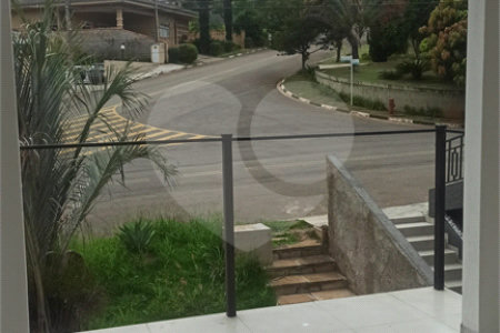 Casa à venda com 3 suítes no condomínio Serra da Estrela, Atibaia - SP