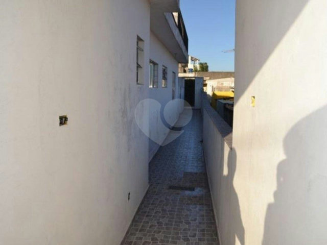 Sobrado à venda com 2 quartos em Vila Nivi, São Paulo, SP