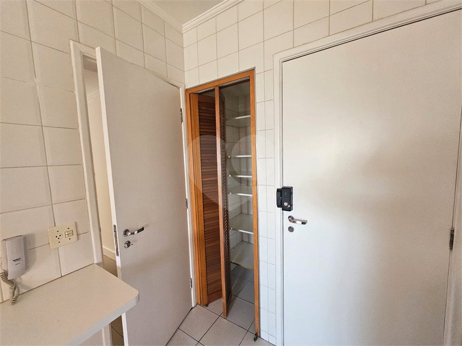 Apartamento para alugar com 3 quartos, sendo 1 suíte, em Alto da Boa Vista, São Paulo, SP