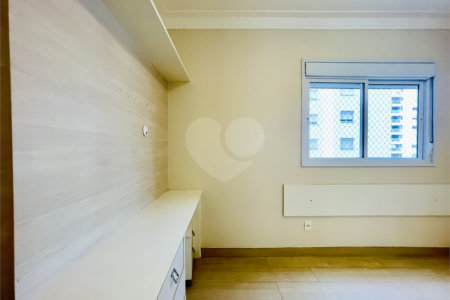 Apartamento à venda com 3 quartos, sendo 4 suítes,  no Centro, São Bernardo do Campo, SP