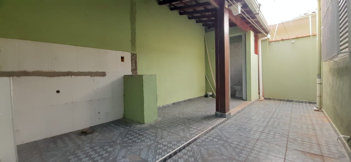 Casa à venda com 3 quartos em Taquaral, Campinas, SP