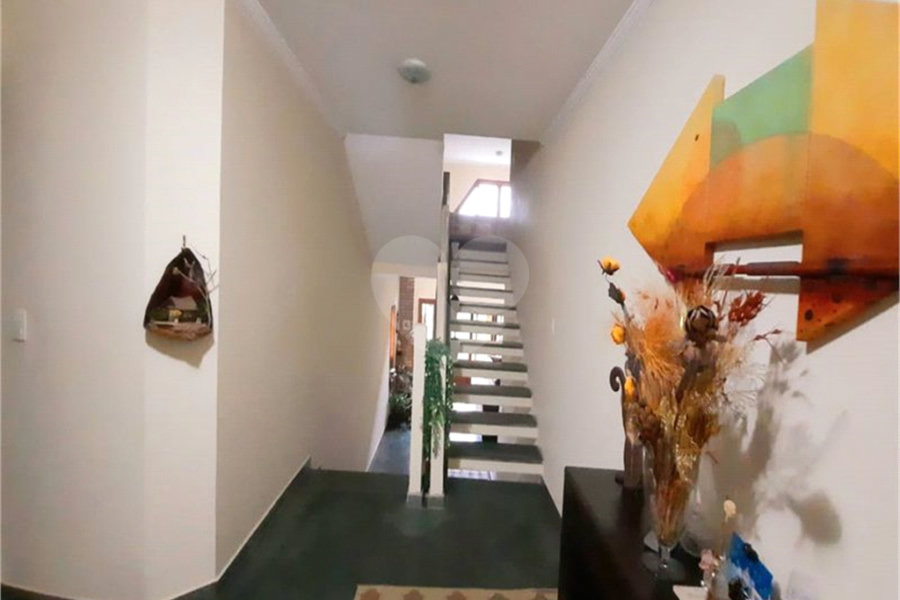Casa à venda com 5 quartos, sendo 2 suítes, no condomínio Alpes da Cantareira, Mairiporã - SP
