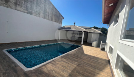 Sobrado à venda com 4 quartos, sendo 3 suítes, em Jardim Paulista, Atibaia, SP