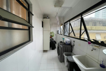 Apartamento 3 dormitórios com 2 suítes, 2 vagas demarcadas, no Embaré, Santos
