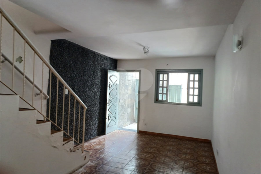 Sobrado à venda com 3 quartos em Santa Terezinha, São Paulo, SP