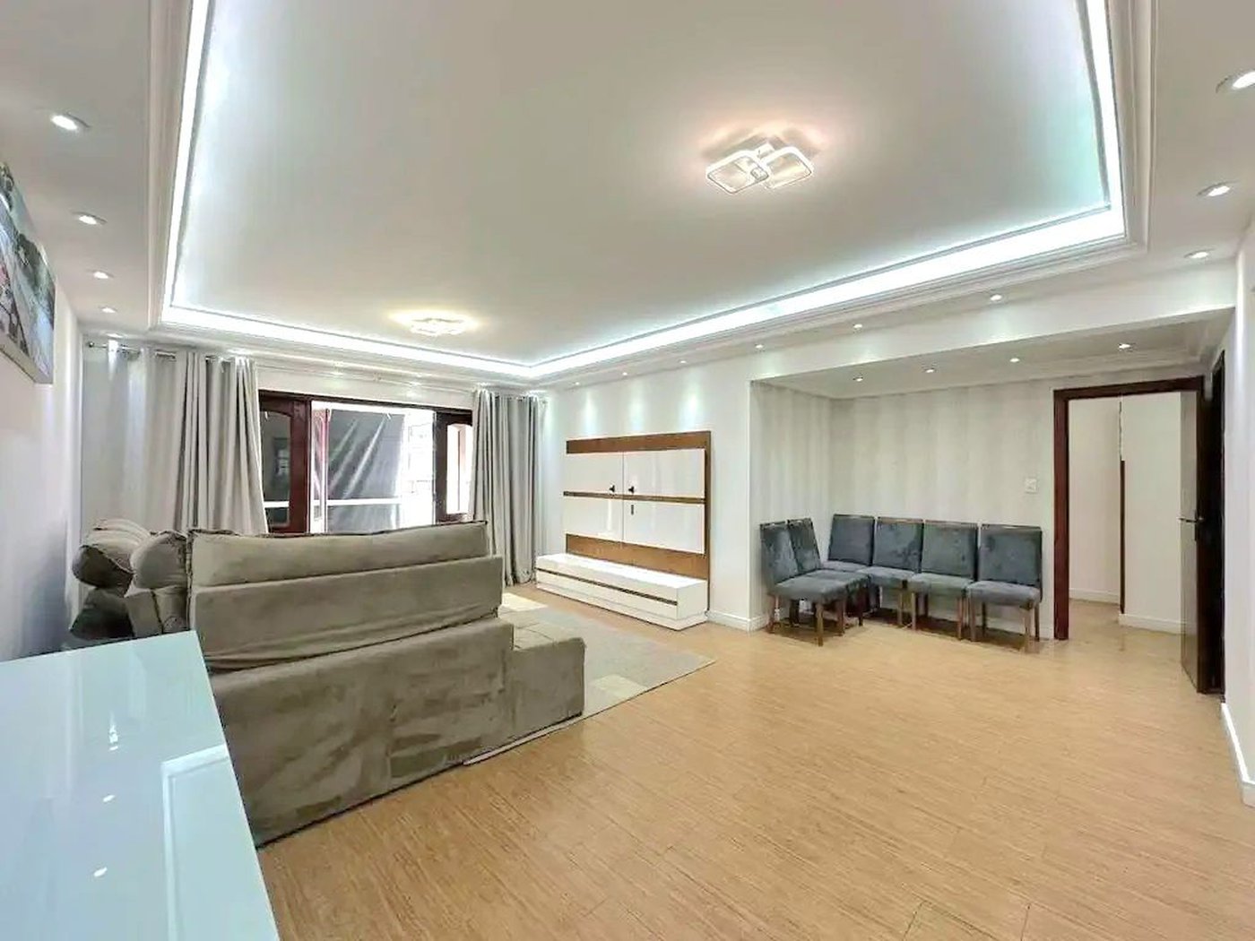 Apartamento perto da praia com 4 dormitórios à venda, 184 m² por R$ 980.000 - Gonzaga - Santos/SP