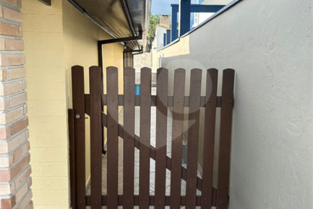 Casa à venda com 3 quartos, sendo 1 suíte,  no condomínio Morada da Praia, Bertioga - SP